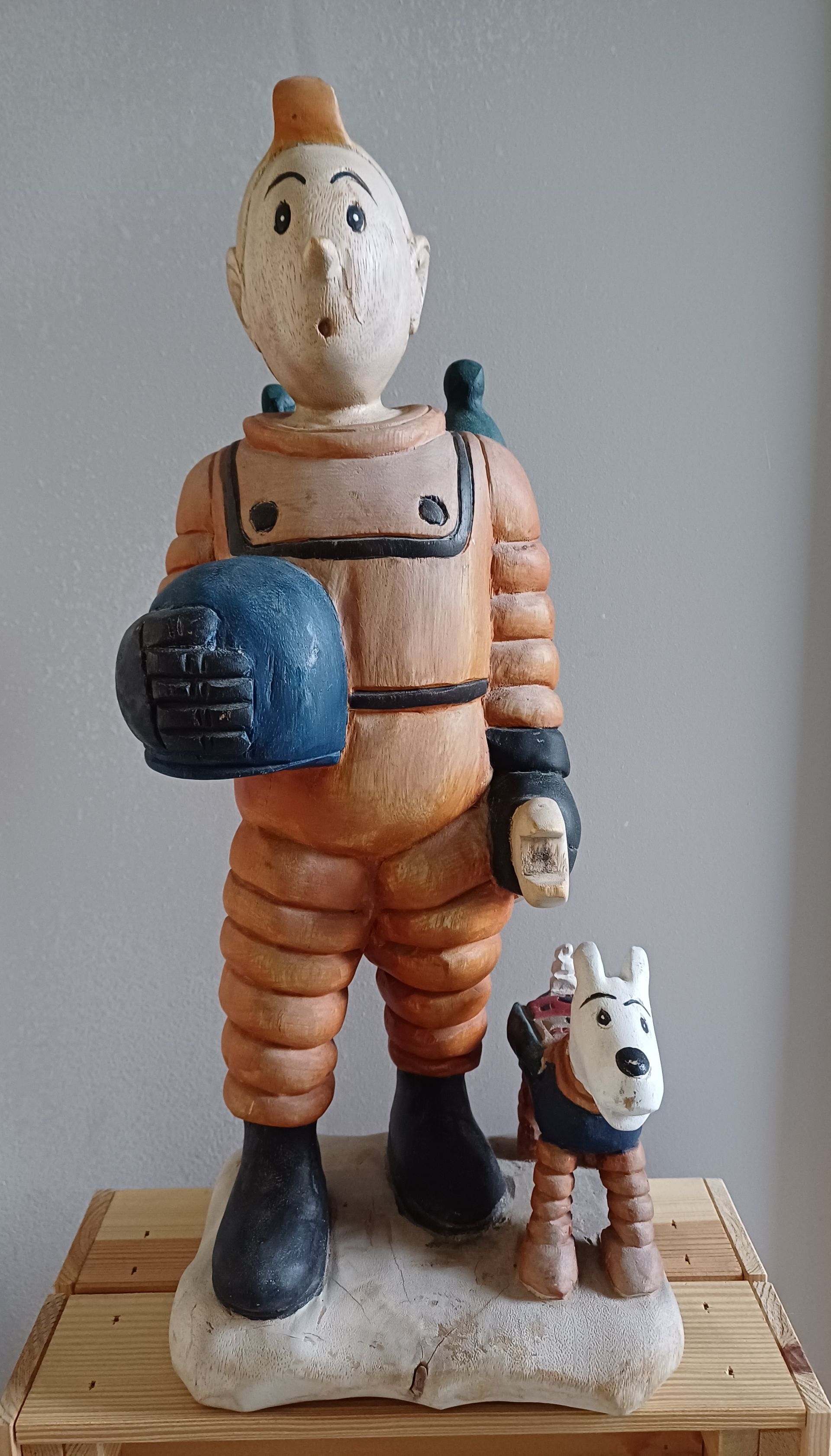 Vintage houten beeld Kuifje en Bobbie in ruimtepak - Tintin