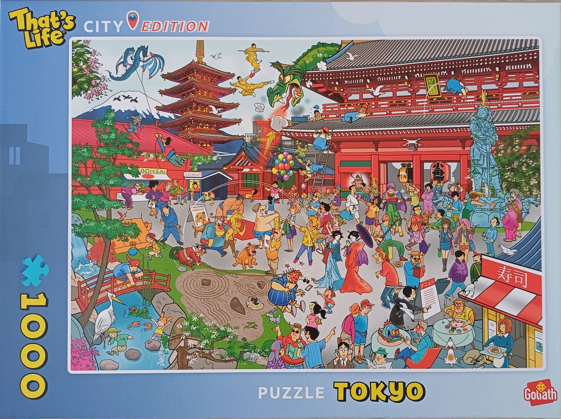 Kleurrijk tafereel in Tokio: mensen in een druk gebied met tempels, pagodes en winkels.