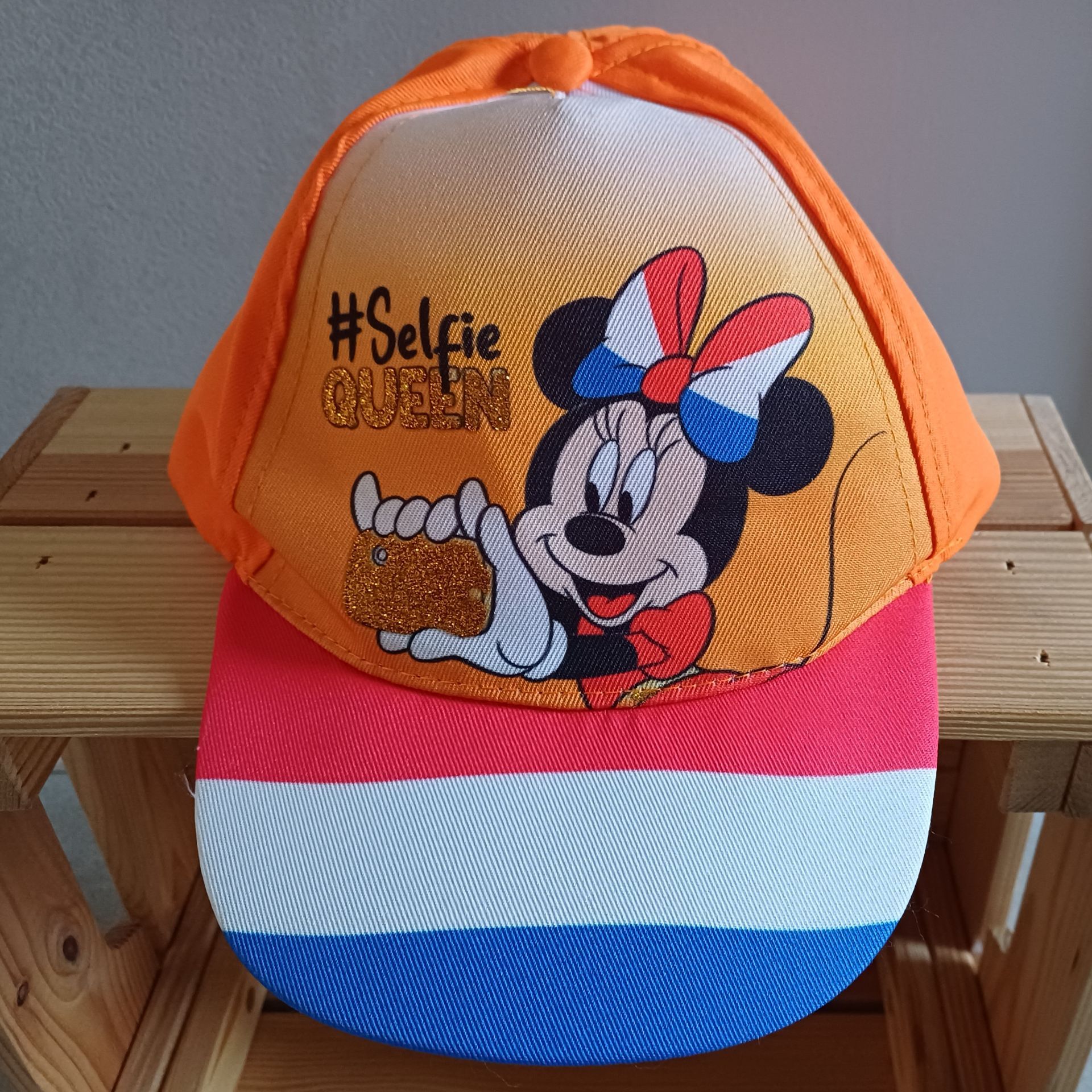 Disney kinderpetje Minnie Mouse - selfie queen. Leuk voor Koningsdag en dergelijke.