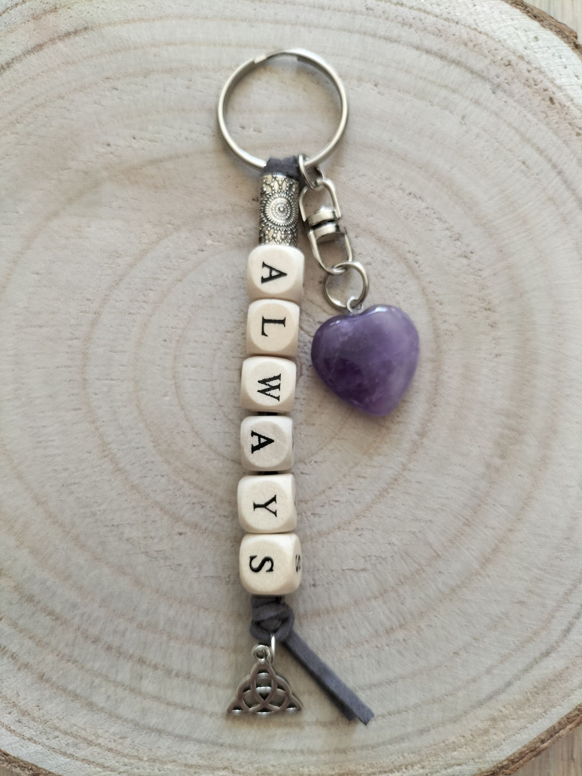 Sleutelhanger met tekst ALWAYS en amethist hartje