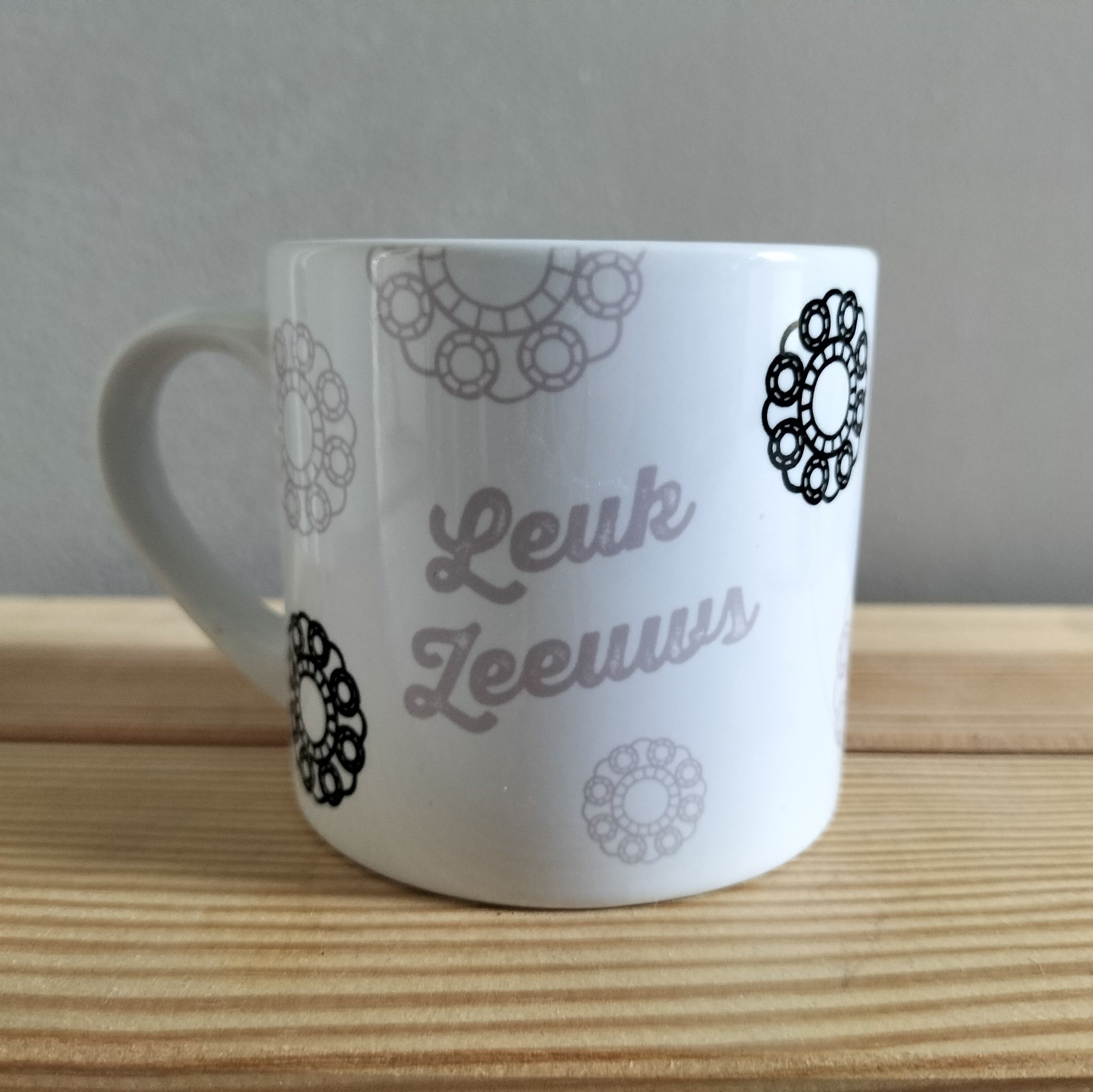 Mok met Zeeuwse tekst