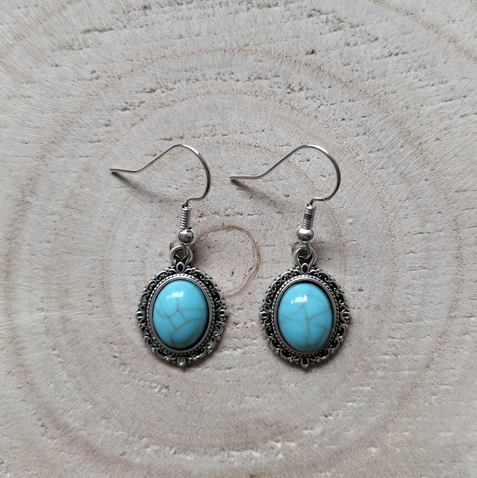 Bohemian ovaalvormige oorbellen met turquoise steentje (hypoallergeen)