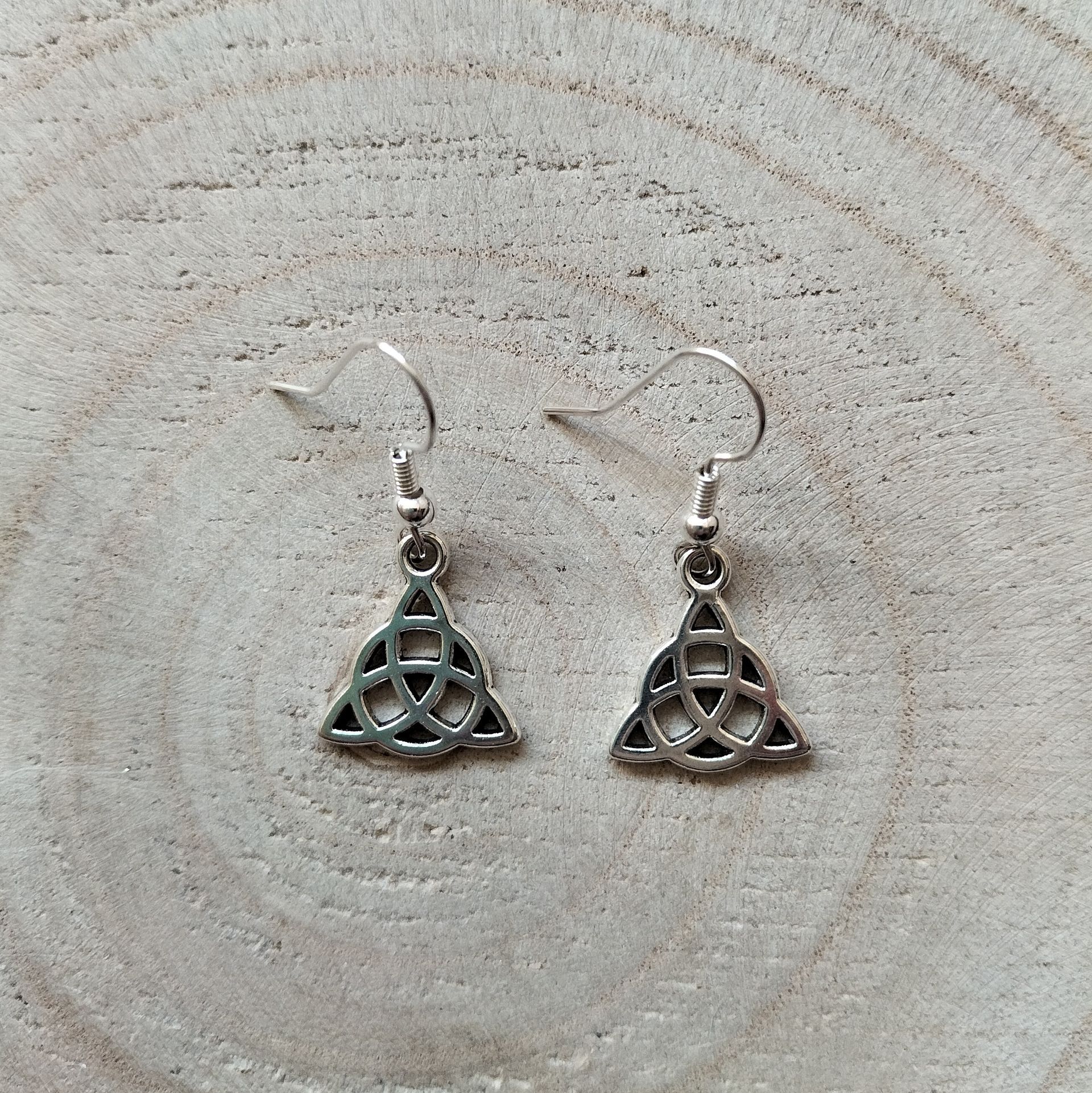 Oorbellen Keltische knoop “triquetra” (hypoallergeen)
