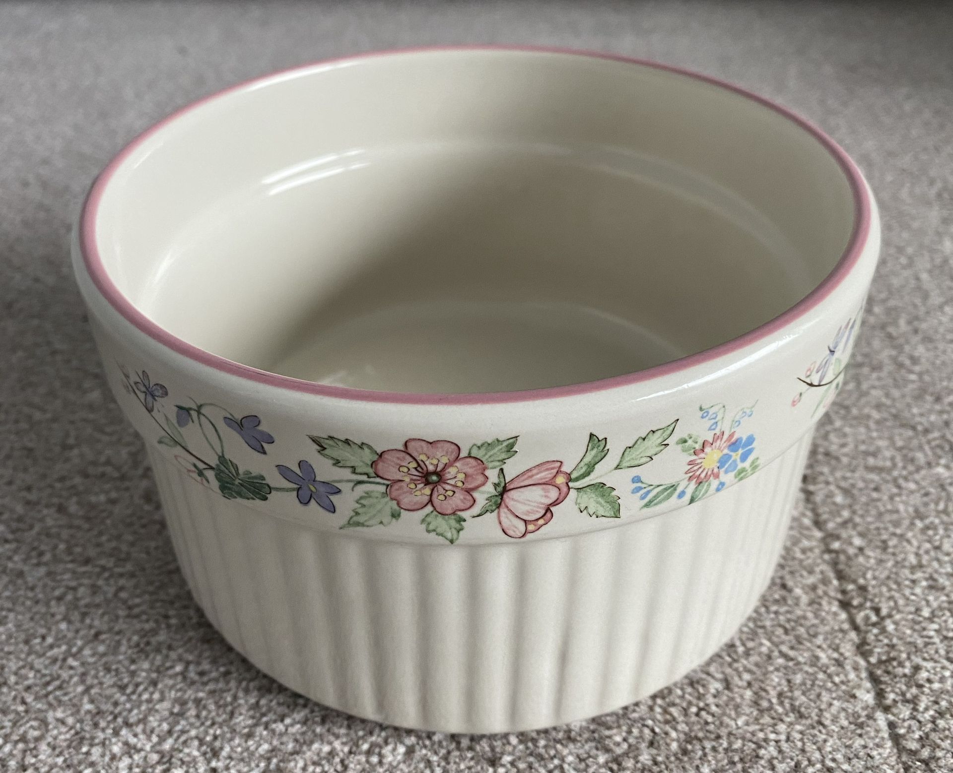 Vintage souffle ovenschaal van Spring Fields / Woods & Sons