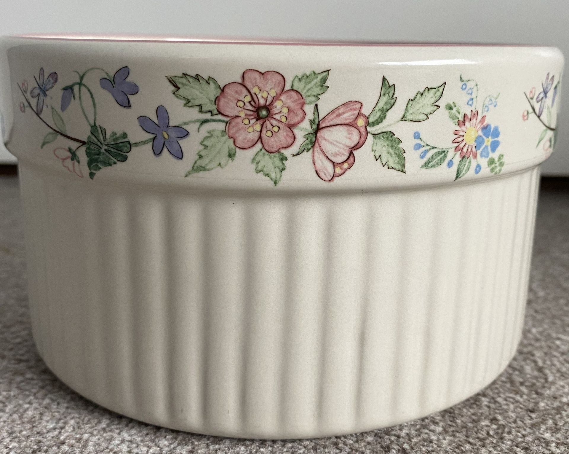 Vintage souffle ovenschaal van Spring Fields / Woods & Sons