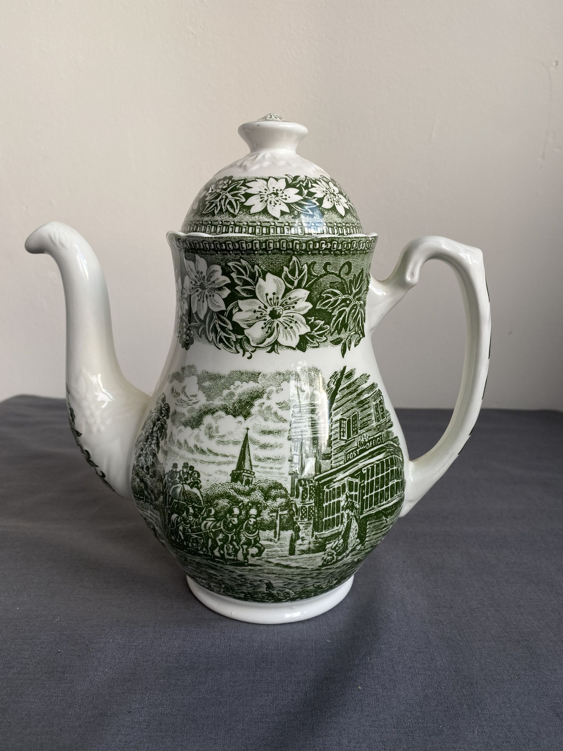 Vintage porseleinen koffiepot van Royal Tudor Ware