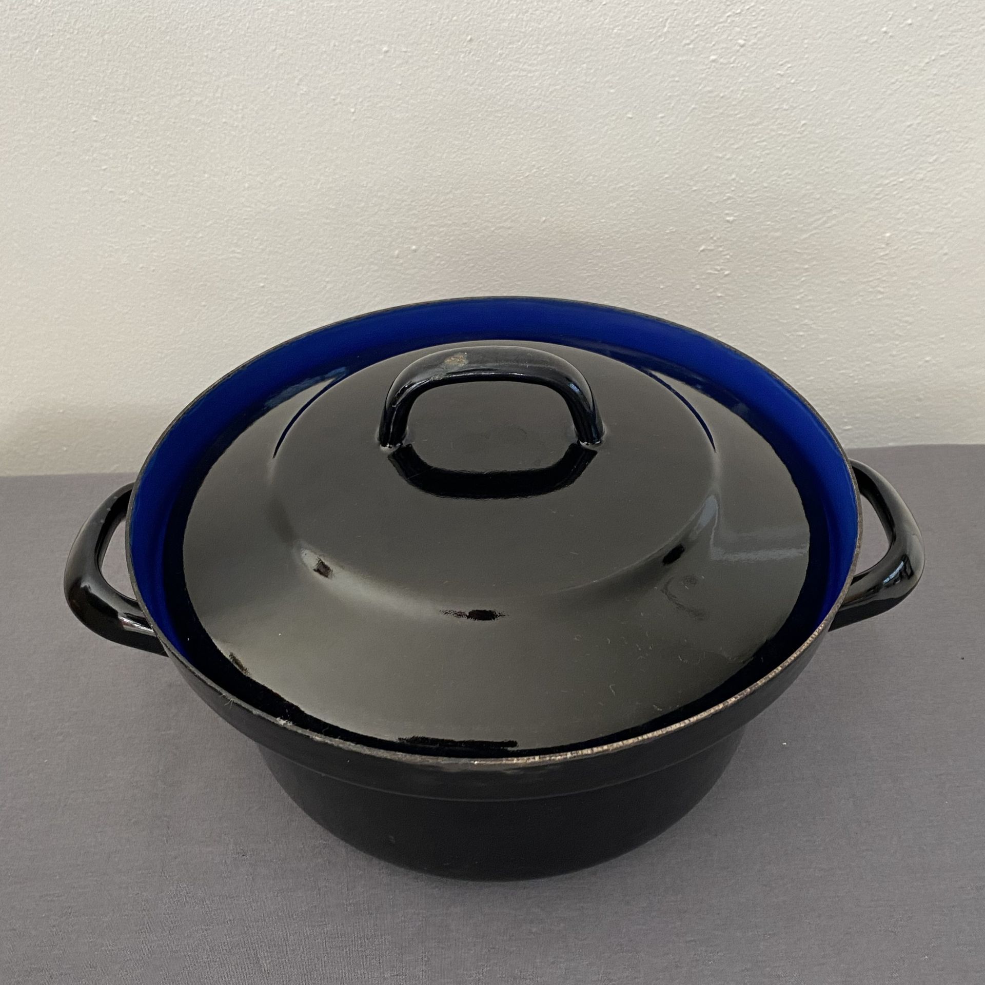 Vintage gietijzeren geëmailleerde braadpan
