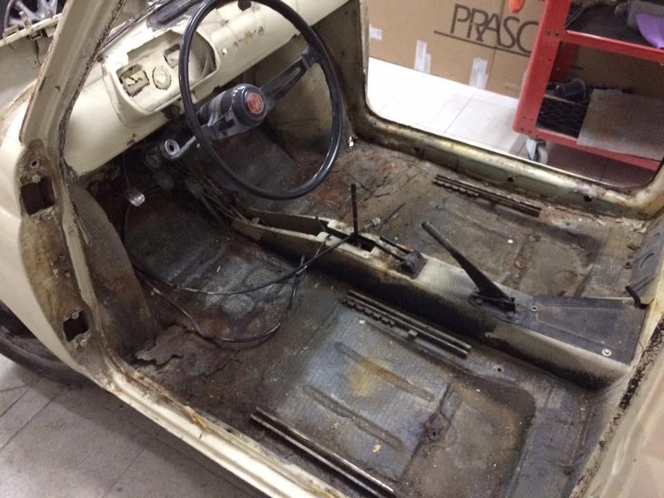 riparazione di auto senza sedili