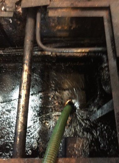 Oil tank cleaning