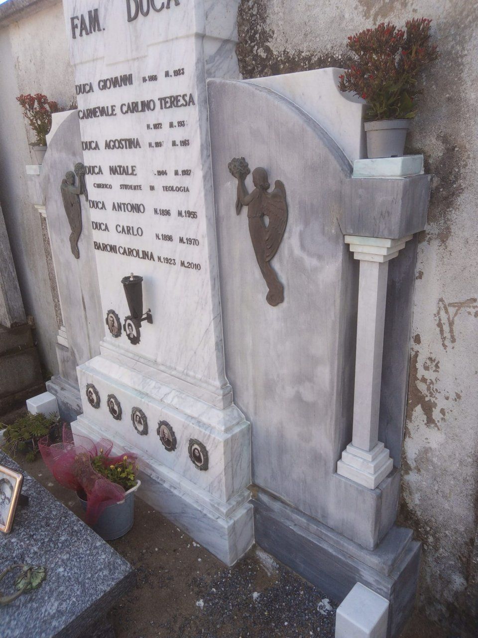 Restauro edicola funeraria in marmo