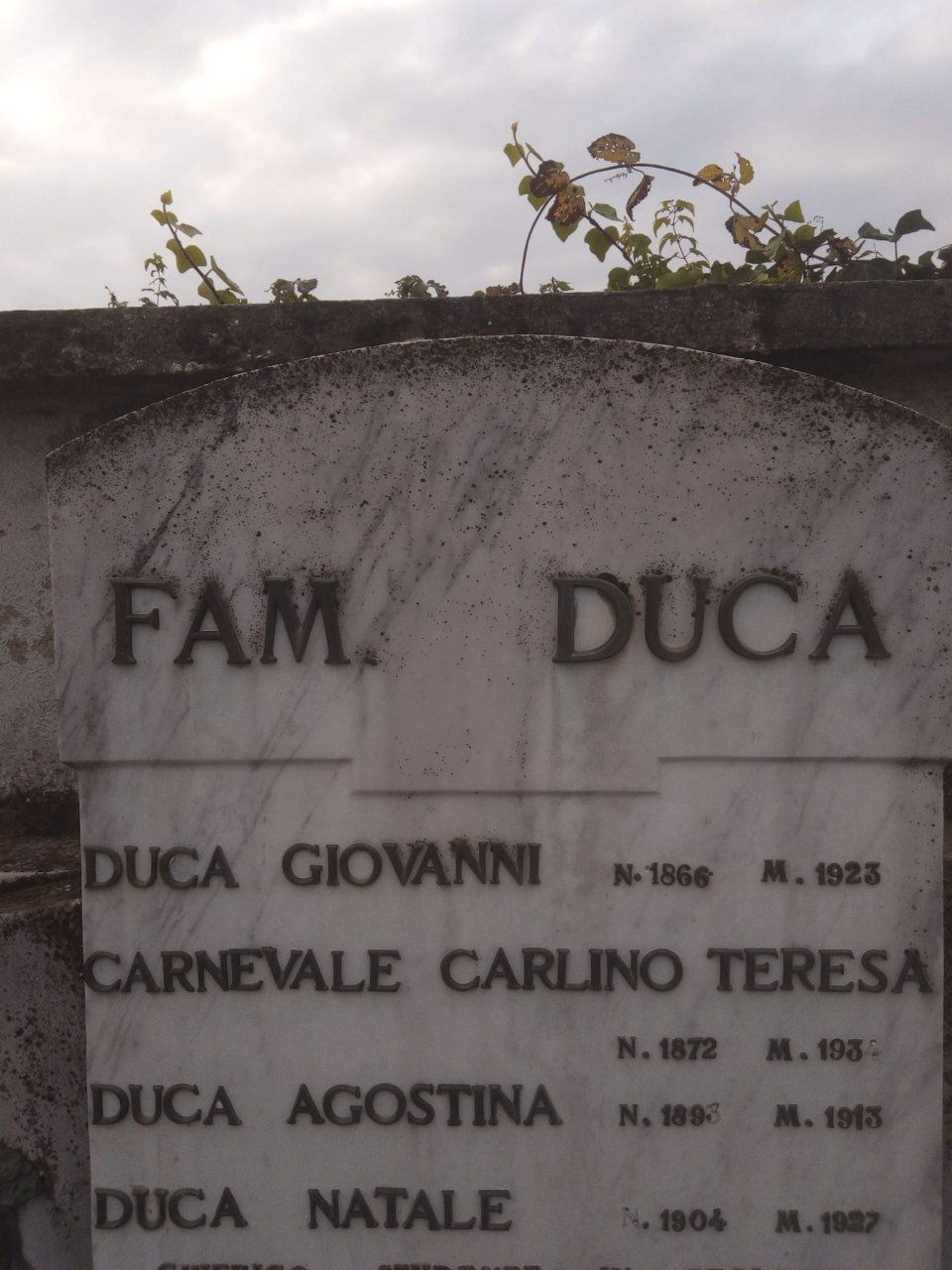 Restauro lapidi funebri in marmo