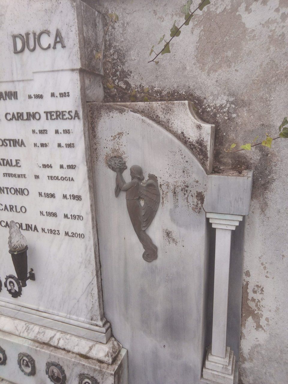 Restauro conservativo strutture funebri esterne