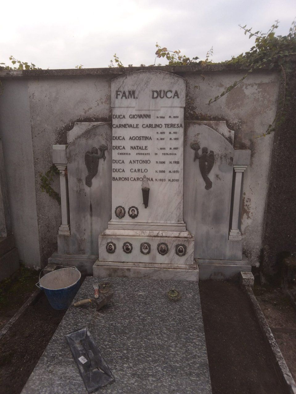 Edicola funeraria da restaurare