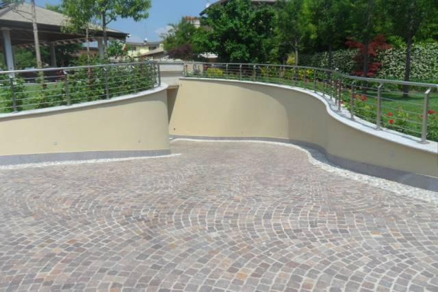 Arredamenti a Vigevano - Vialetto in porfido