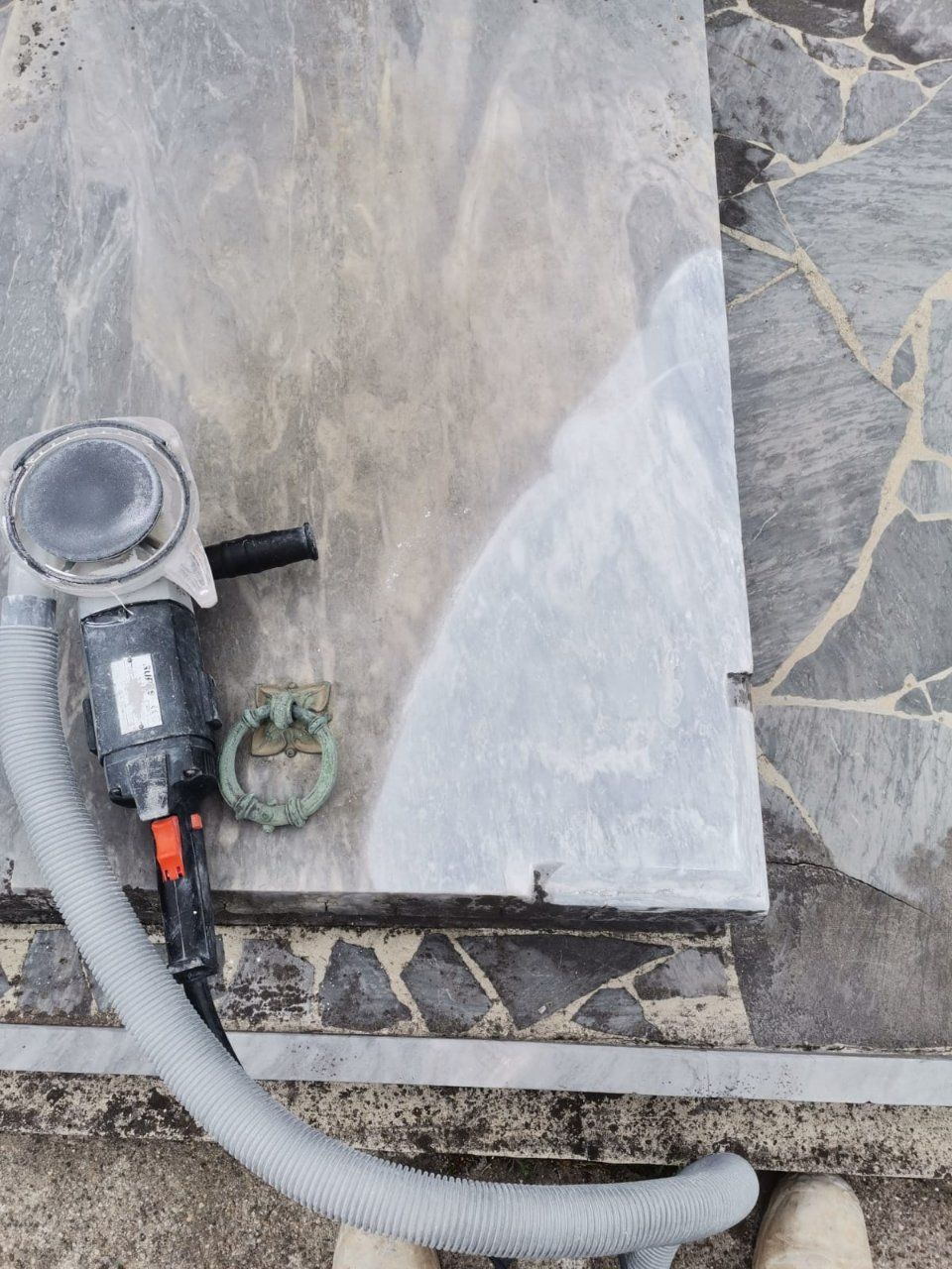 Restauro lastre per lapidi