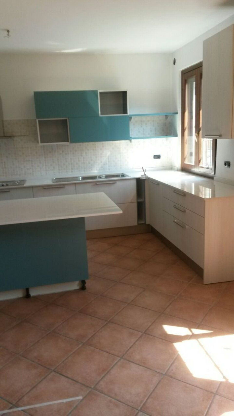 Arredamenti a Vigevano - Cucina con rivestimenti in marmo