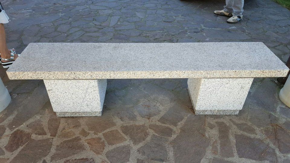 Arredamenti a Vigevano - Panca in granito