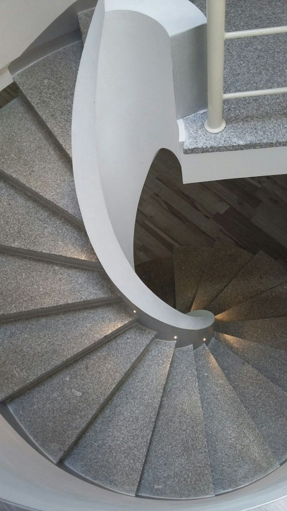 Arredamenti a Vigevano - Scala interna in pietra