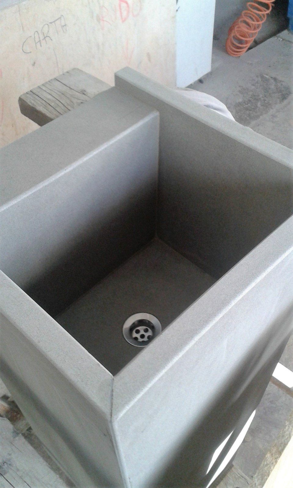 arredamenti a Vigevano - Lavello in pietra