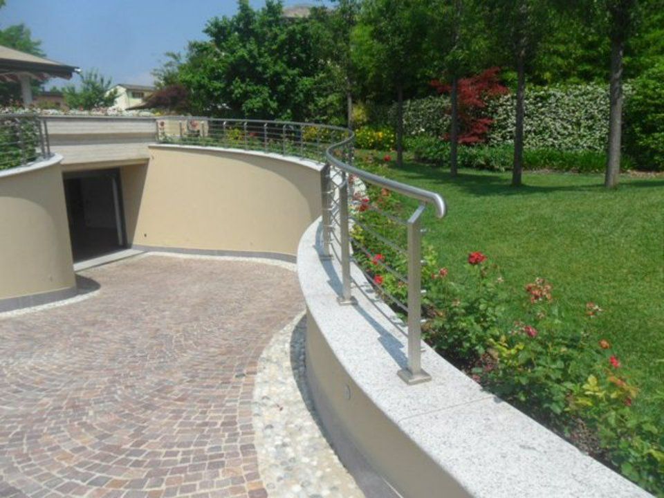 Arredamenti a Vigevano - Rampa in porfido