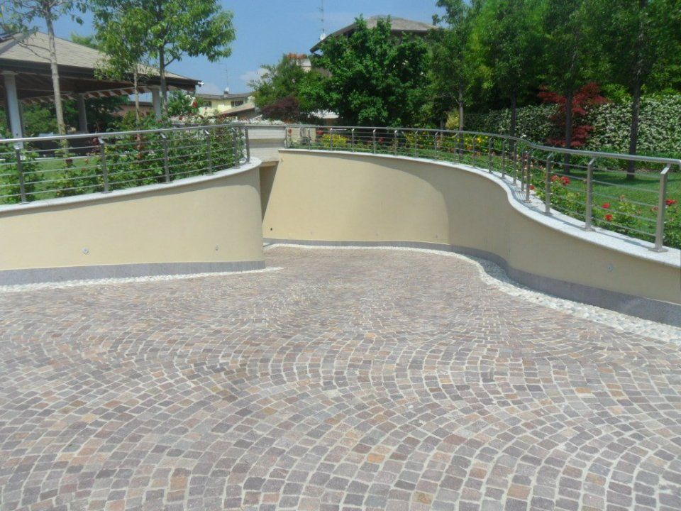 Arredamenti a Vigevano - Pavimentazione esterna in pietra
