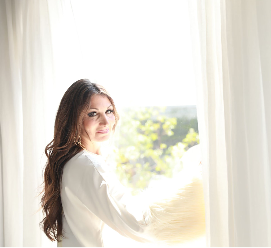 Apostle Cathy Coppola's article on the power of the Holy Spirit. Living in the glory realm of God. 