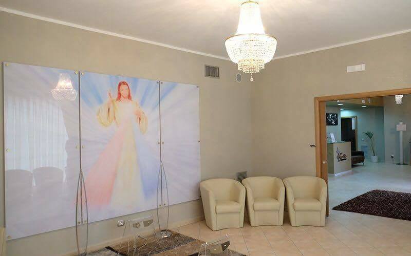 interno di una agenzia funebre