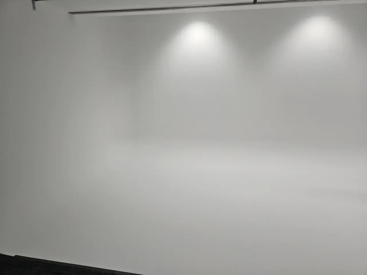 Cyc Wall installer in London for The Economist photo 2