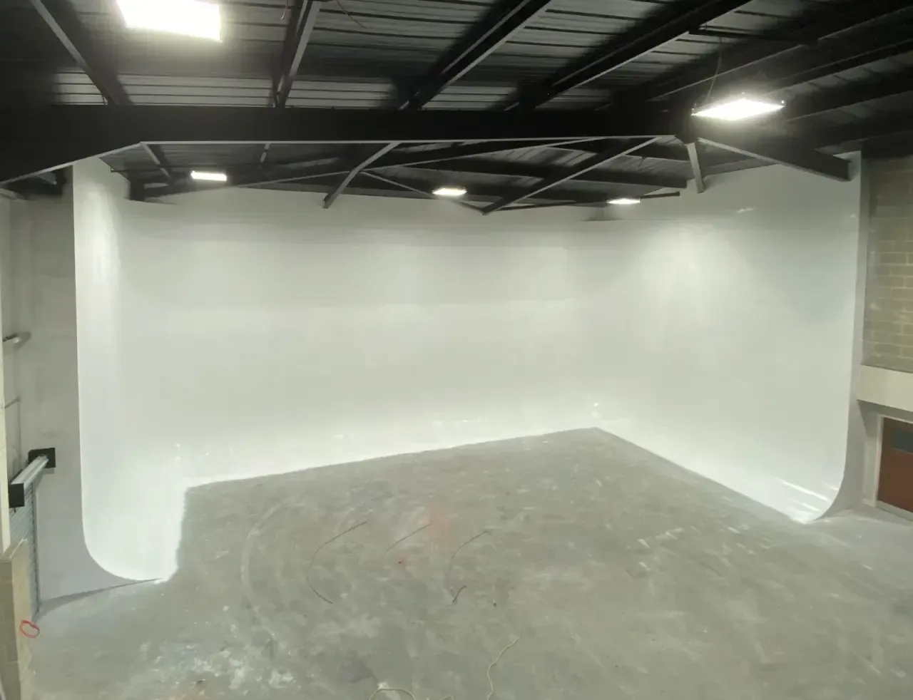 Cyc Wall for Film Studio near Wembley Stadium in London