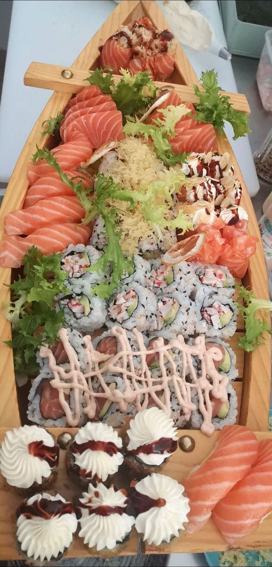 barca di sushi