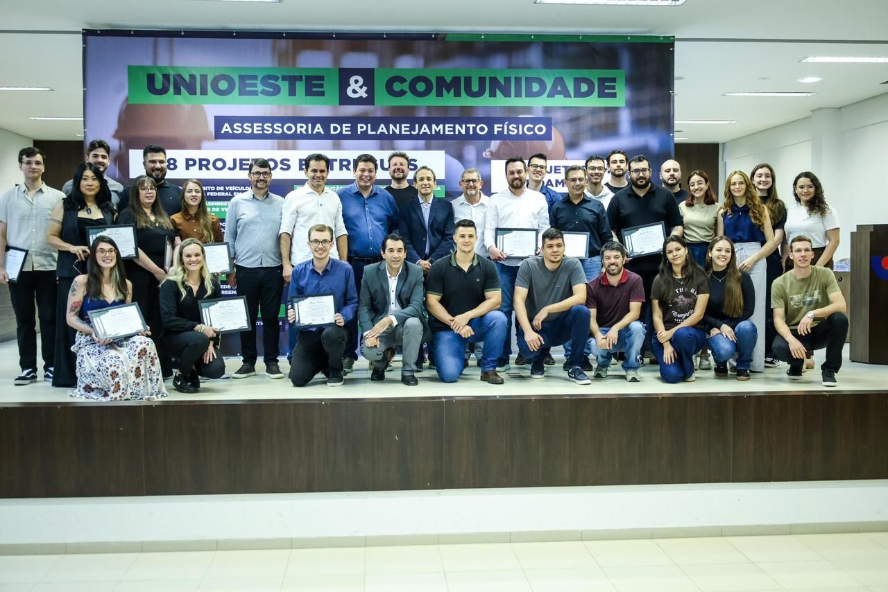 Servidores do Setor de Engenharia da Unioeste são homenageados em cerimônia na Assembleia Legislativ