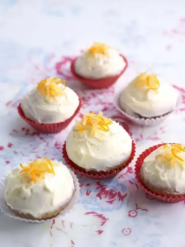 GINGERBREAD CUPCAKES