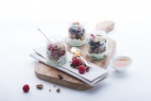 OVERNIGHT BREAKFAST POTS WITH FLAX SEED AND FIG GRANOLA