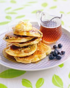 Easy Peasy – Blueberry & Banana Pancakes