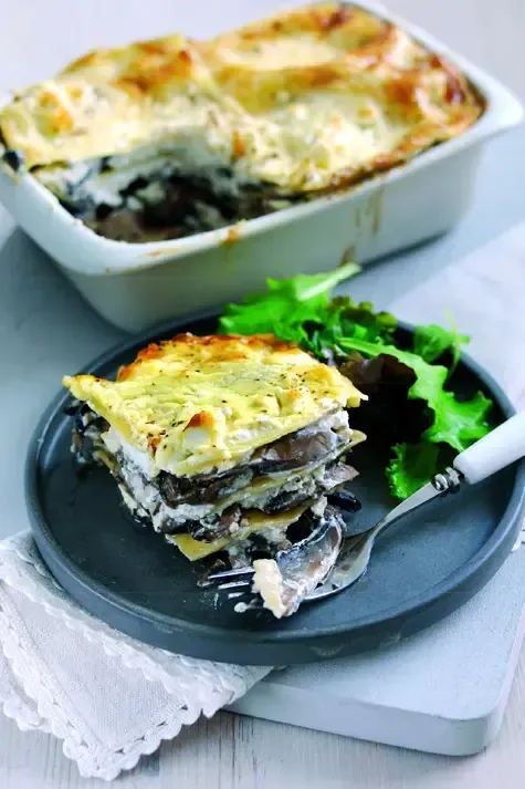 Lasagne With Mushrooms and Frech Goat’s Cheese Log