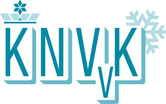 Het knvk-logo heeft een kroon en sneeuwvlokken erop
