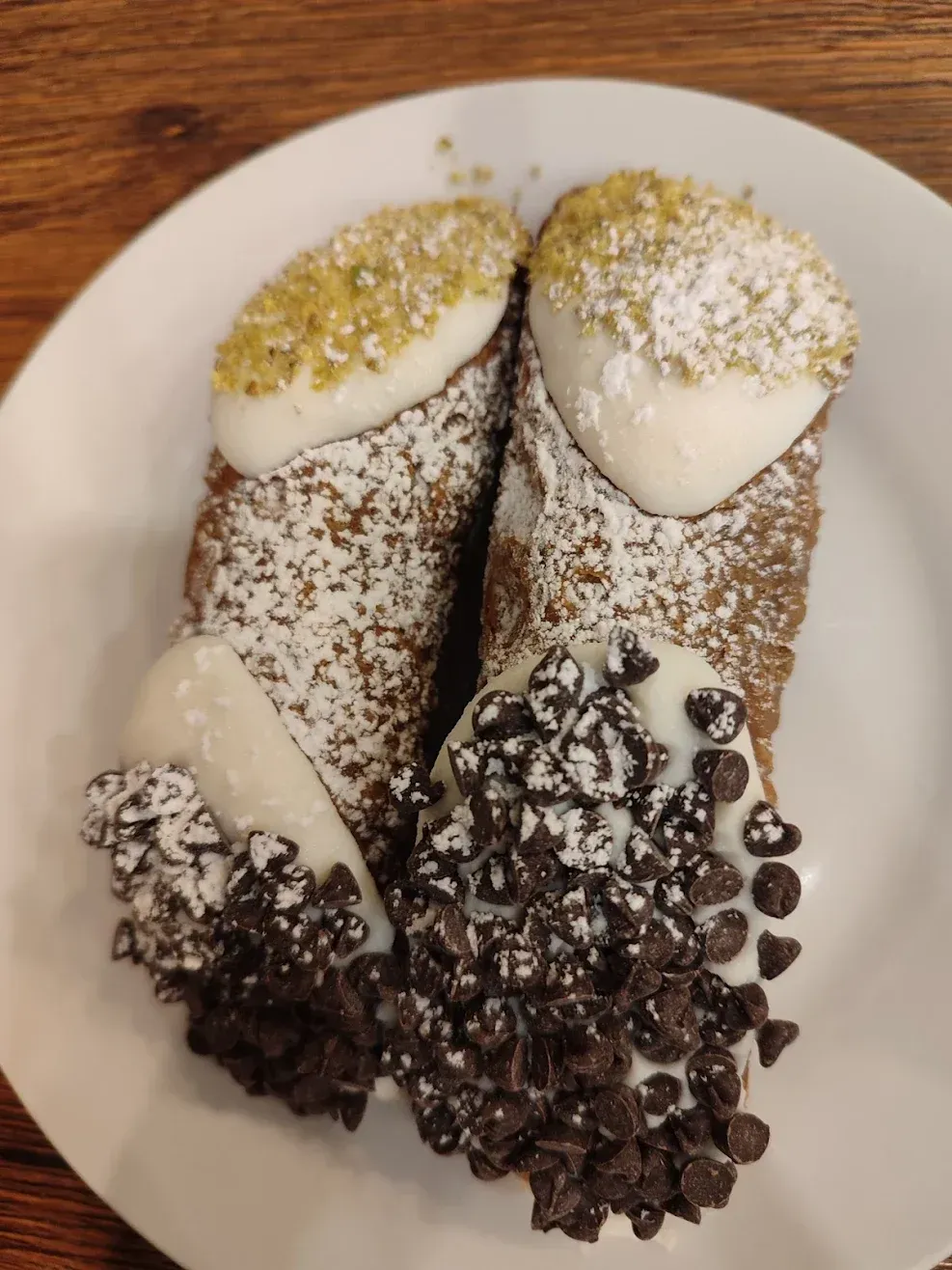 2 cannoli
