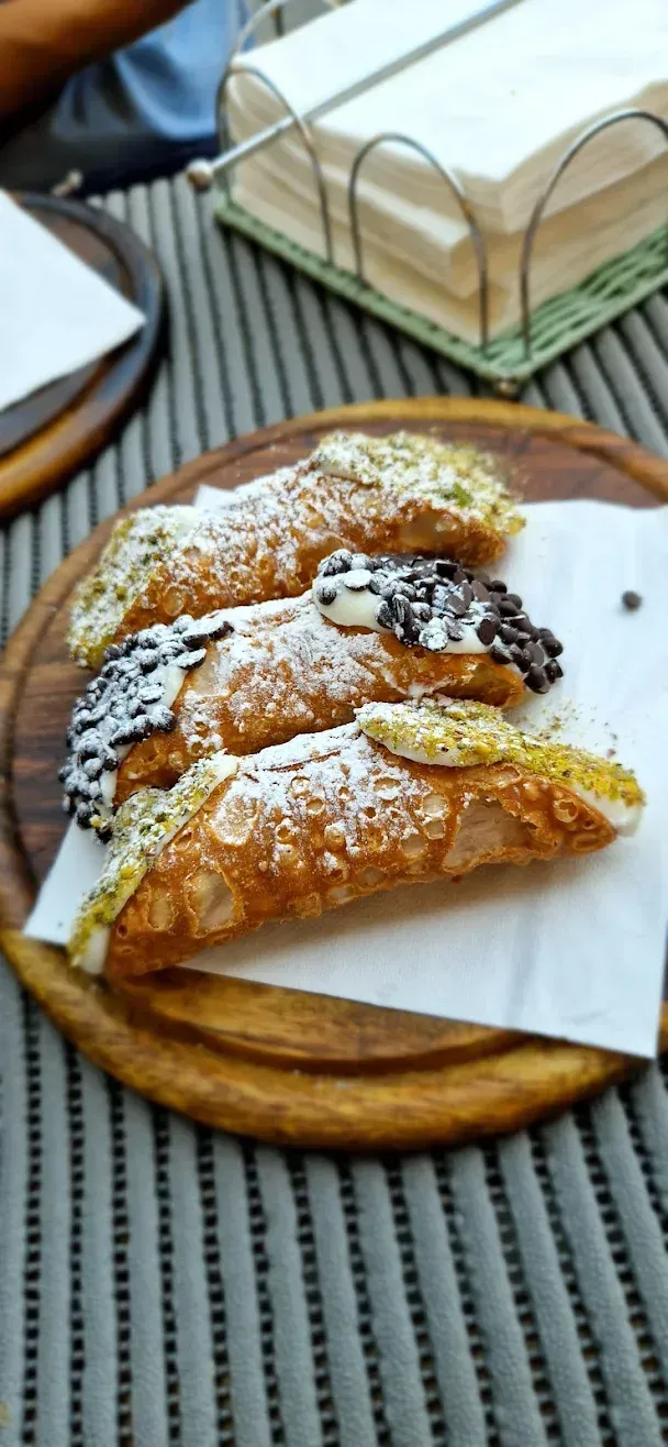 cannoli con varie farciture