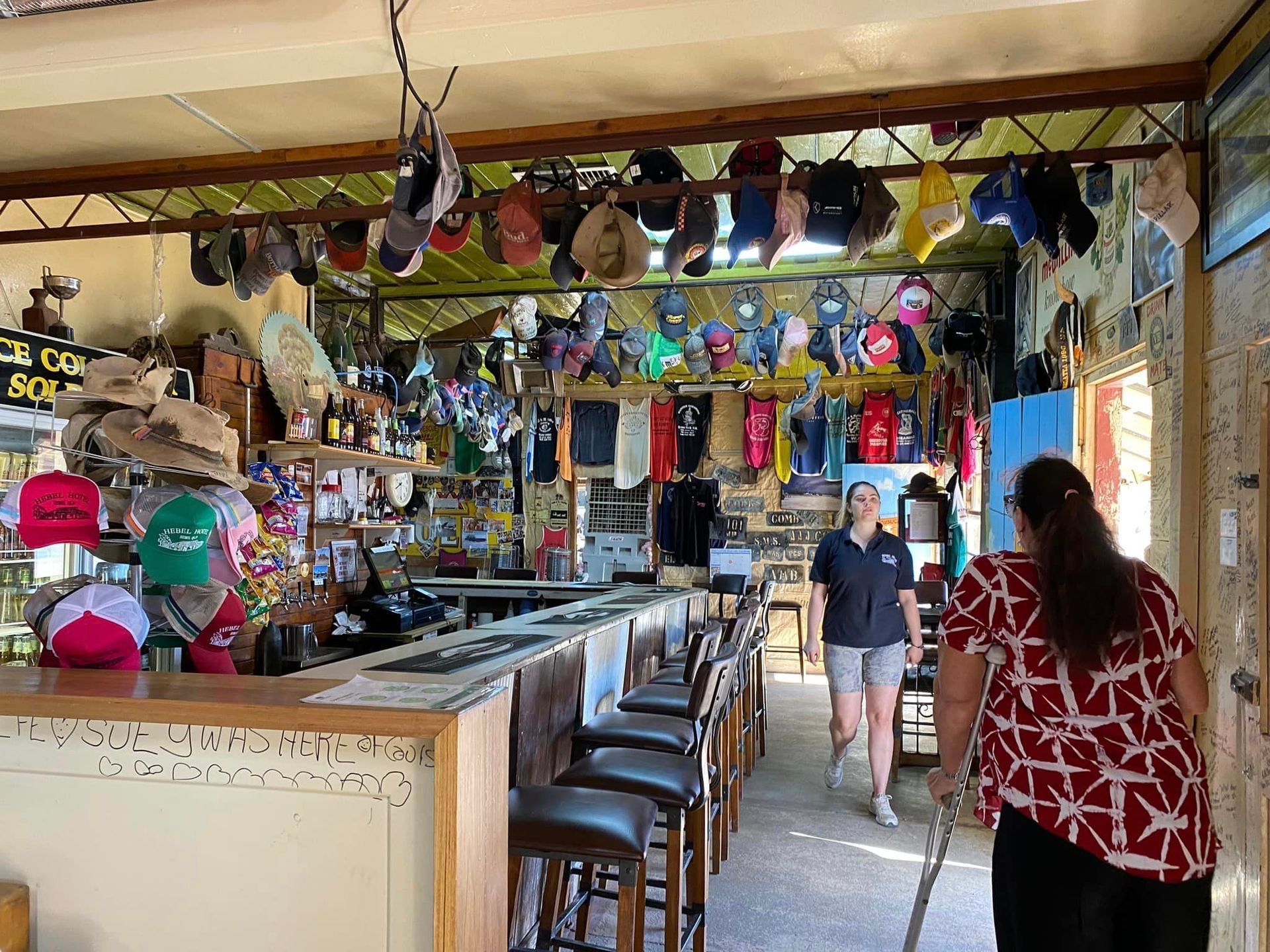 Hebel Pub Souvenir Shop — Queensland, AUS — Down Under Tours