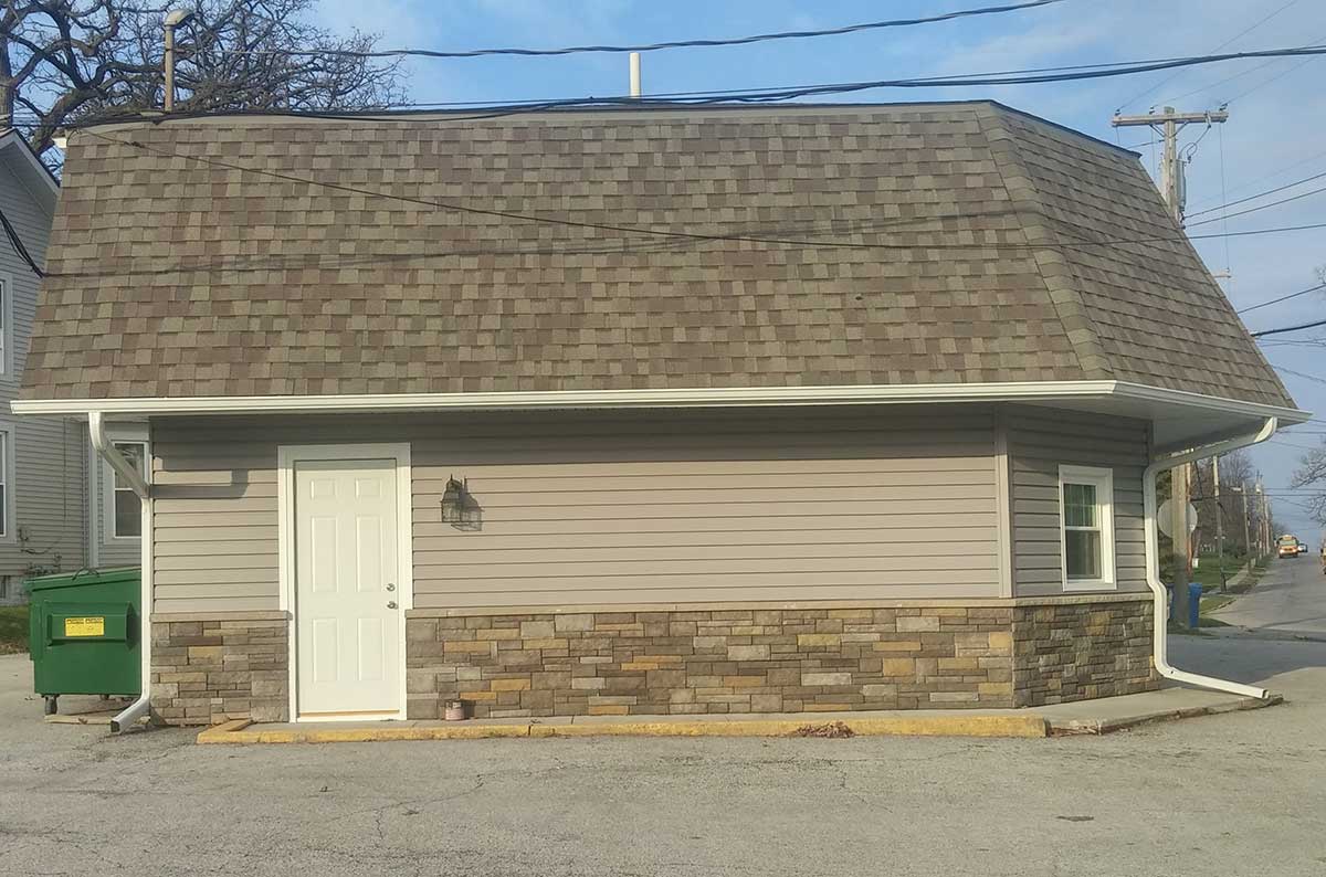 Lowell-IN-siding-and-stone-installtion