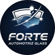 Logotipo de Forte Automotriz Glass: un círculo azul oscuro con un escudo, un rayo y texto.