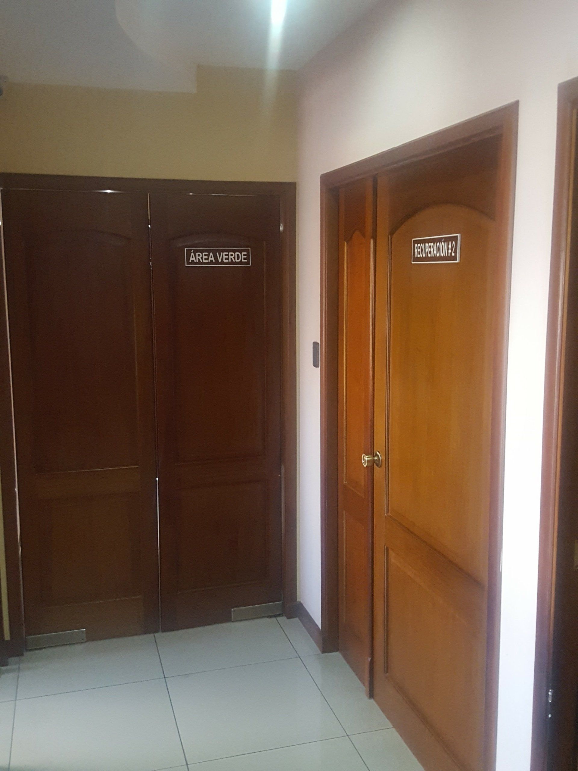 Dr. Juan Carlos Galindo - Cirujano plásticos