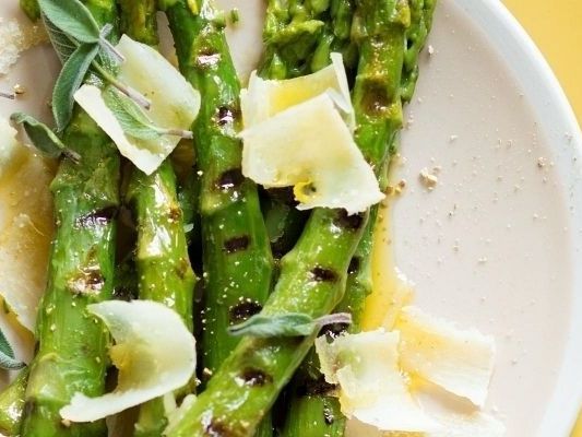 asperges grillées au parmesan