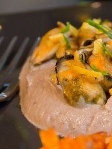 poêlée de moules au citron confit sur purée d'aubergine