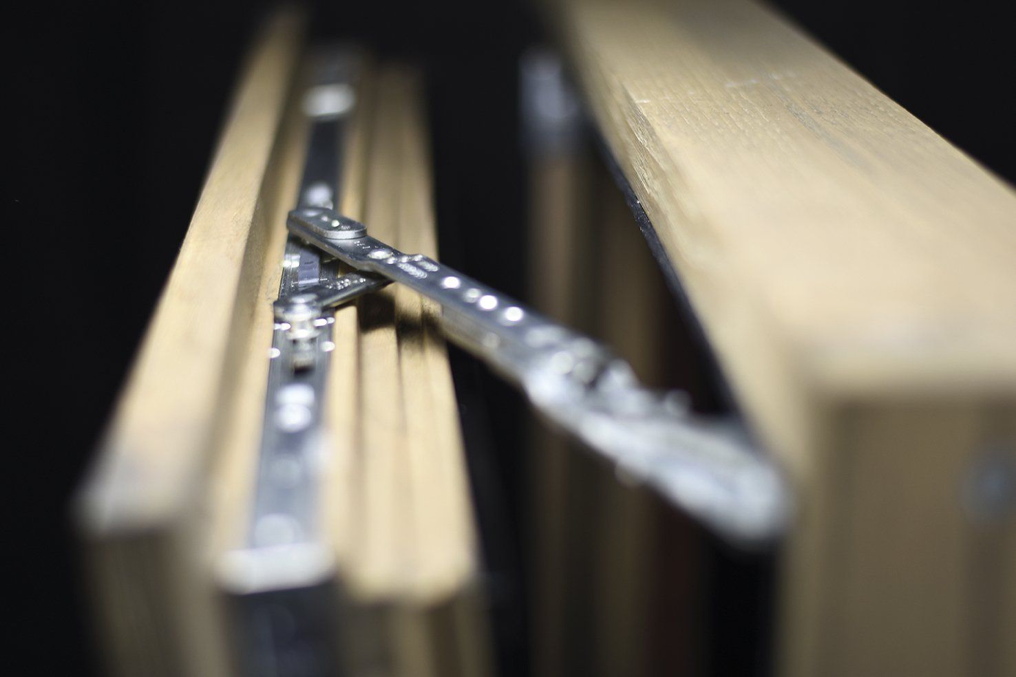 finestra con meccanismo in alluminio