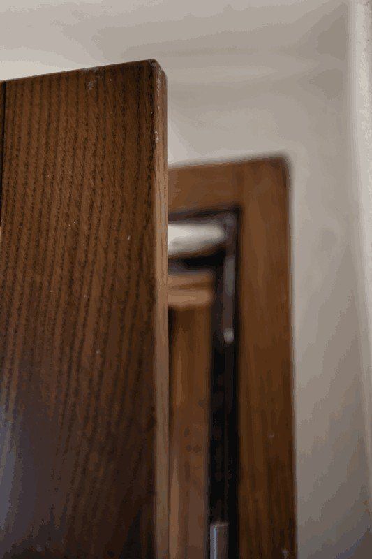 dettaglio di una porta in legno