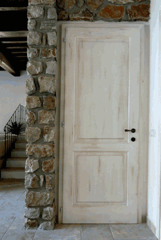 porta interna bianca in legno effetto rustico
