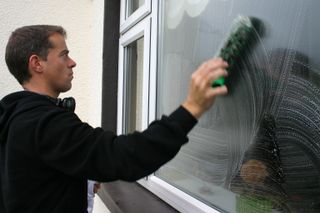 cleaning a window exterior