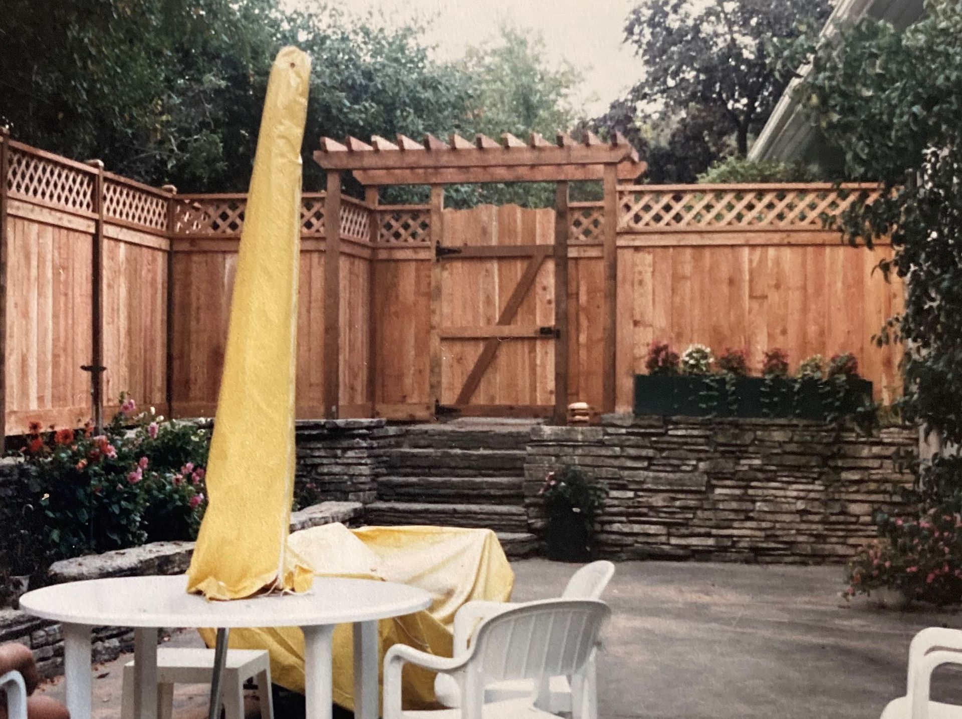 Golden Fence | South Elgin, IL | Ozone Fence & Deck