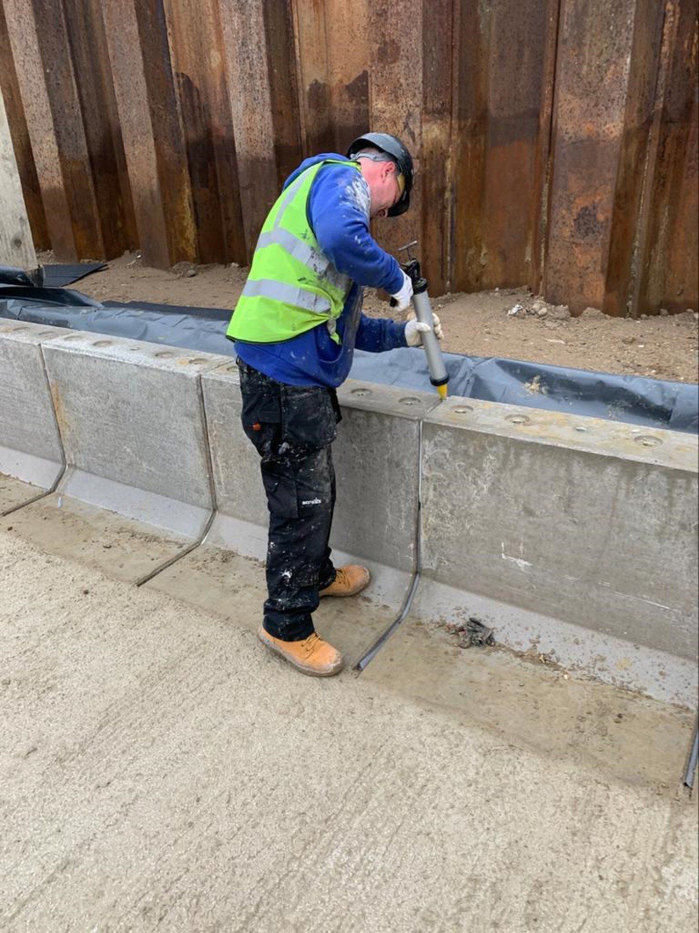 Mastic Sealant Application Services, UK | All Mastic Ltd